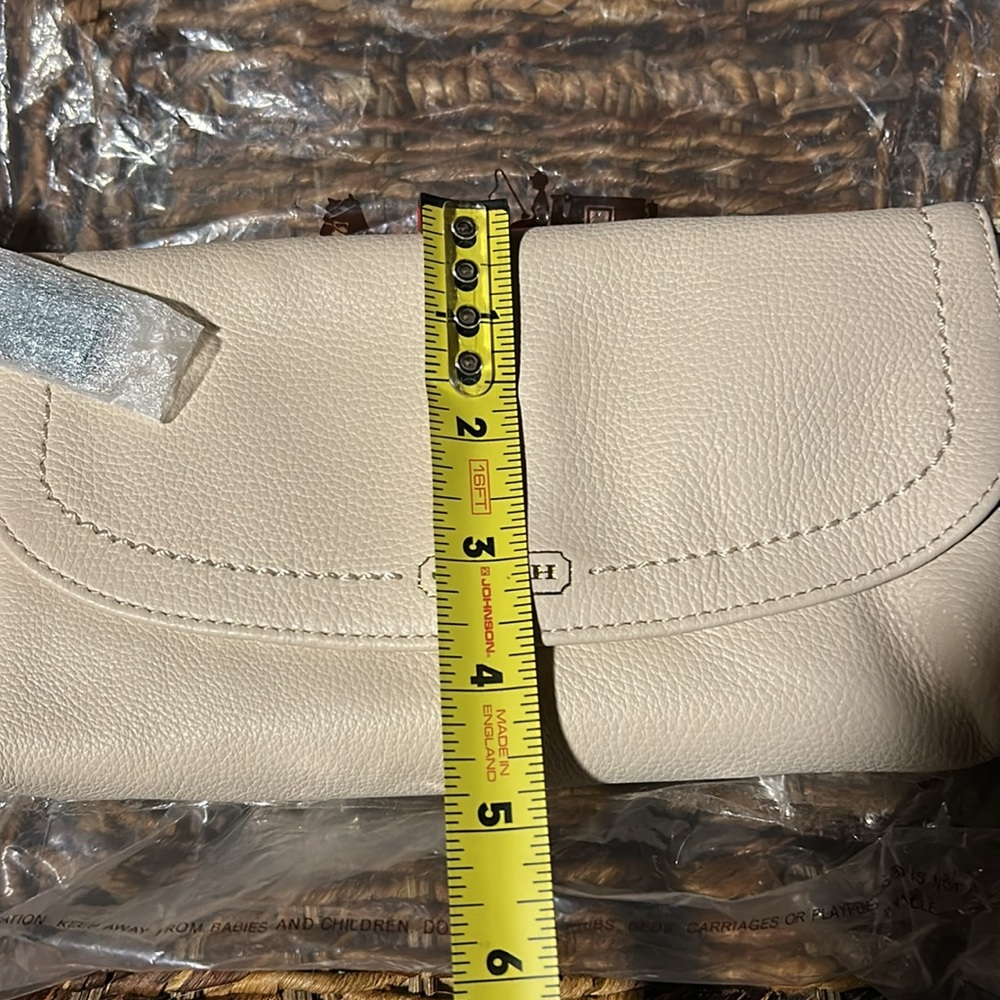 Coach Cream Pebble Leather Large Wristlet With Curved Flap Design BNWT - Picture 7 of 7
